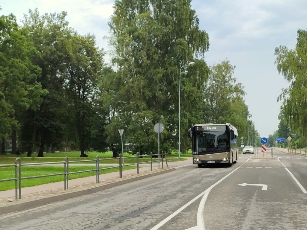 No 1. jūlija gaidāmas būtiskas pārmaiņas Valmieras pilsētas maršrutu autobusu tīklā.