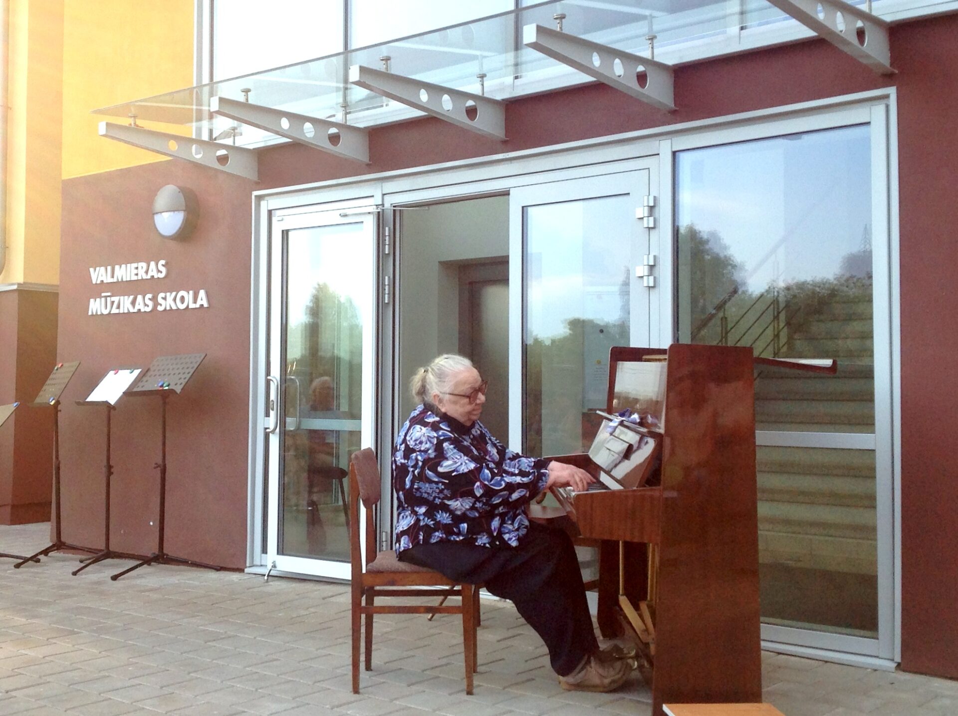 Mūzikas svētki Burkānciemā - pianistes Jautrītes Putniņas zīmē