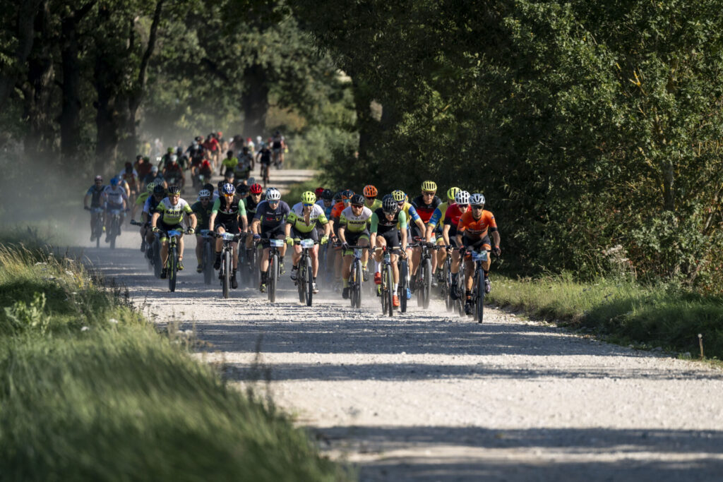 Velobrauciens Apkārt Burtnieka ezeram