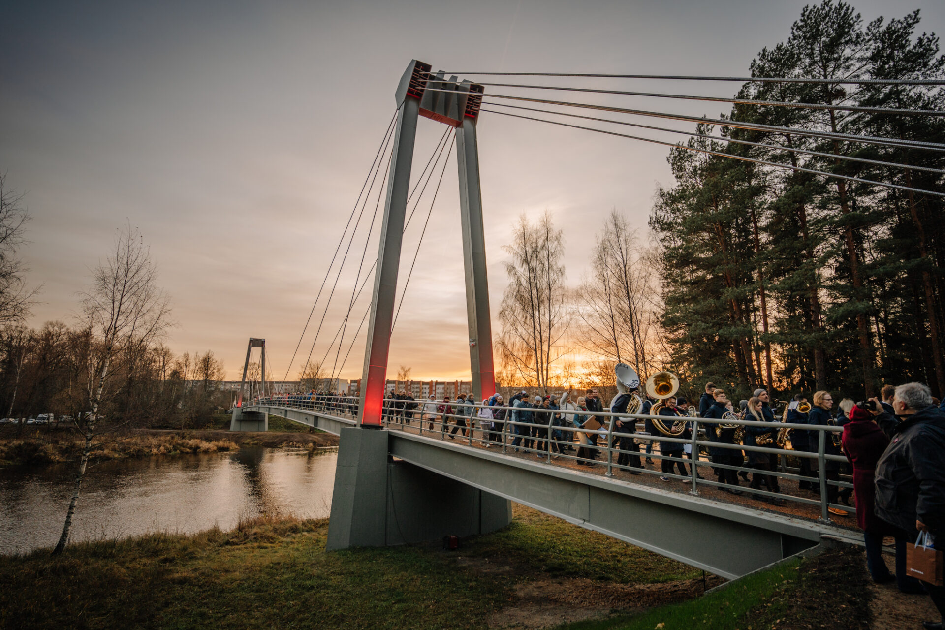 Vanšu tilts saulrietā